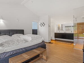 3 bedrooms, Internet