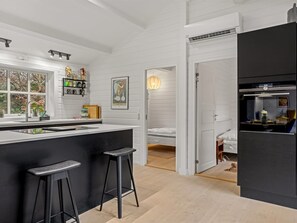 Fridge, dishwasher, cookware/dishes/utensils