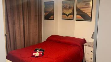 1 Schlafzimmer, BĂŒgeleisen/BĂŒgelbrett, WLAN, BettwĂ€sche