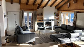 Smart-TV, Kamin, DVD-Player