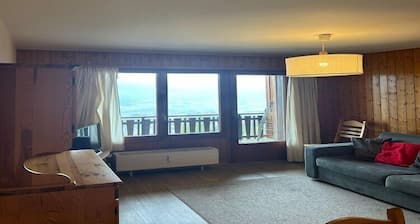 Apartment near Piste des Mayens ski-slope