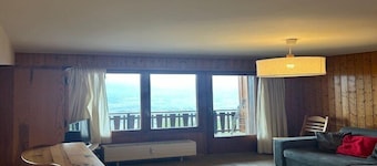 Apartment near Piste des Mayens ski-slope