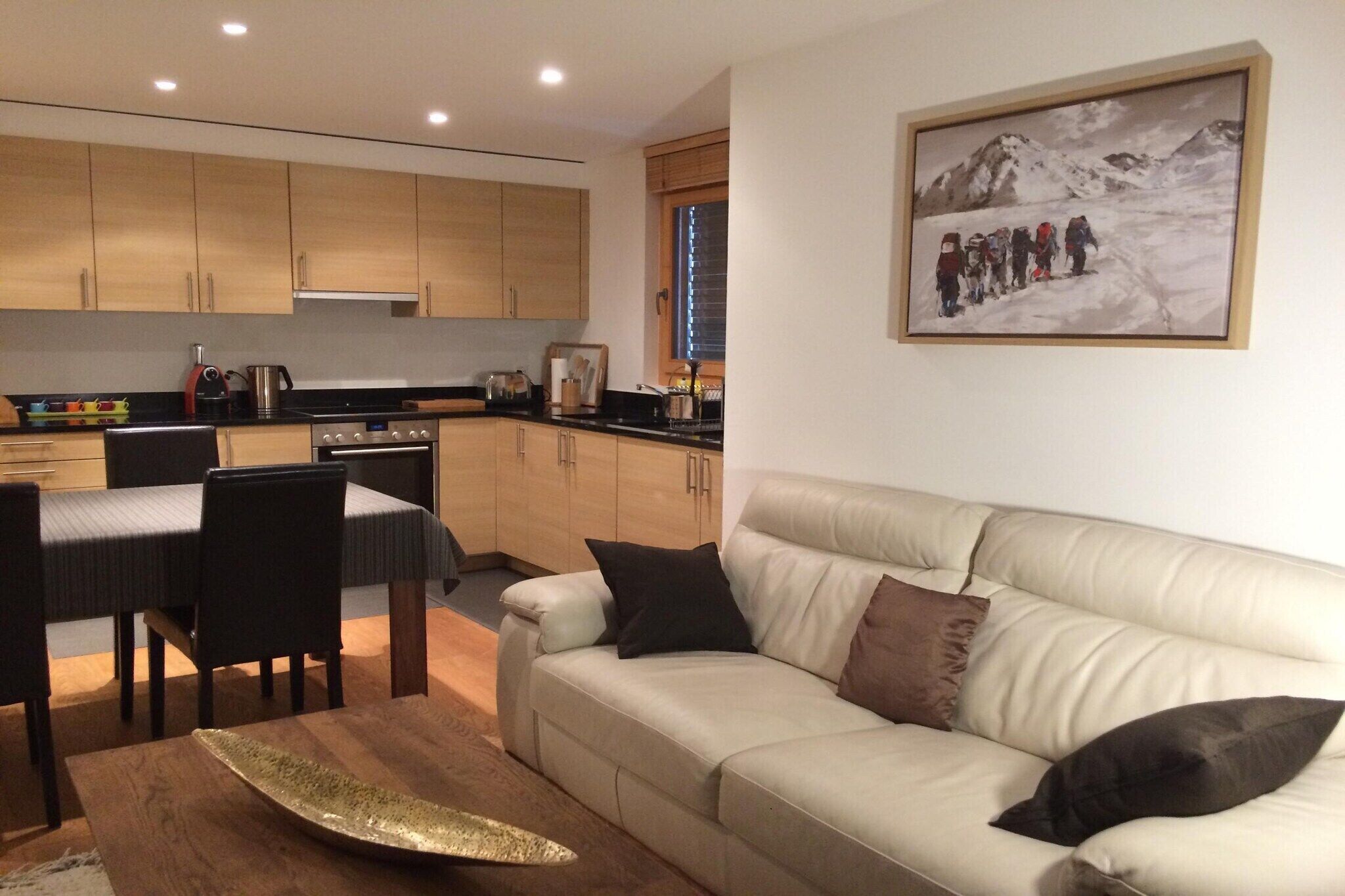 Smart-TV, Kamin, DVD-Player