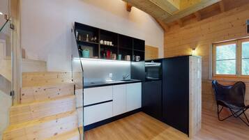 Réfrigérateur, micro-ondes, four, plaque de cuisson