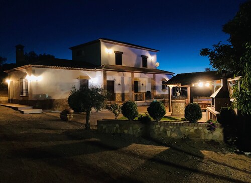 Finca 'La Pedrosa' with mountain views, Wi-Fi and air conditioning