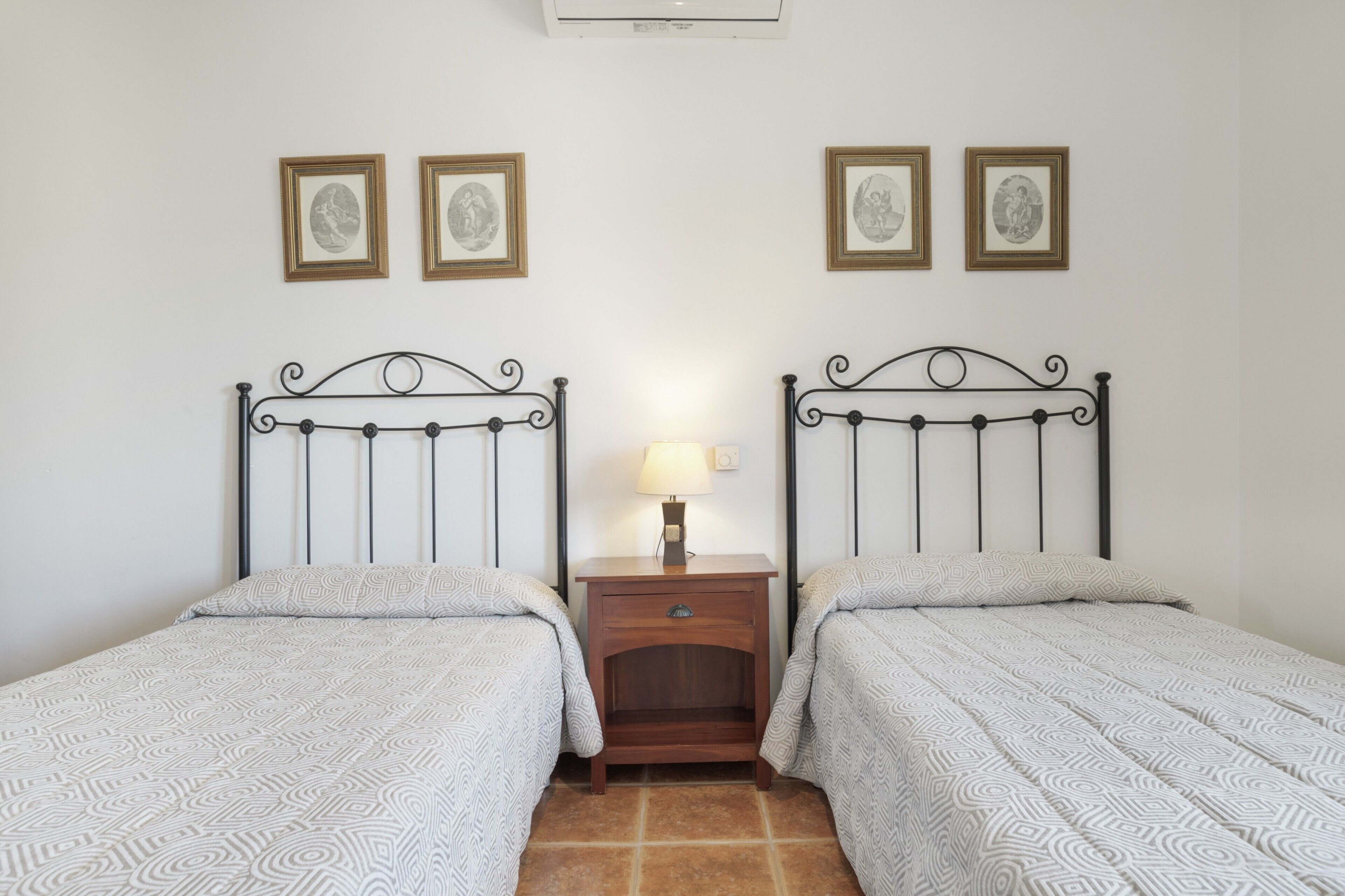 4 dormitorios, wifi gratis, ropa de cama