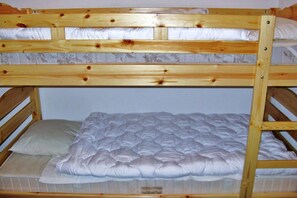 2 bedrooms, free WiFi