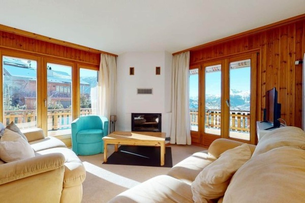 Smart-tv en een open haard