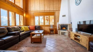 Televisio, takka, DVD-soitin