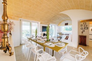 Dining - Kyvos 10, Emma Villas (Marina di Felloniche)