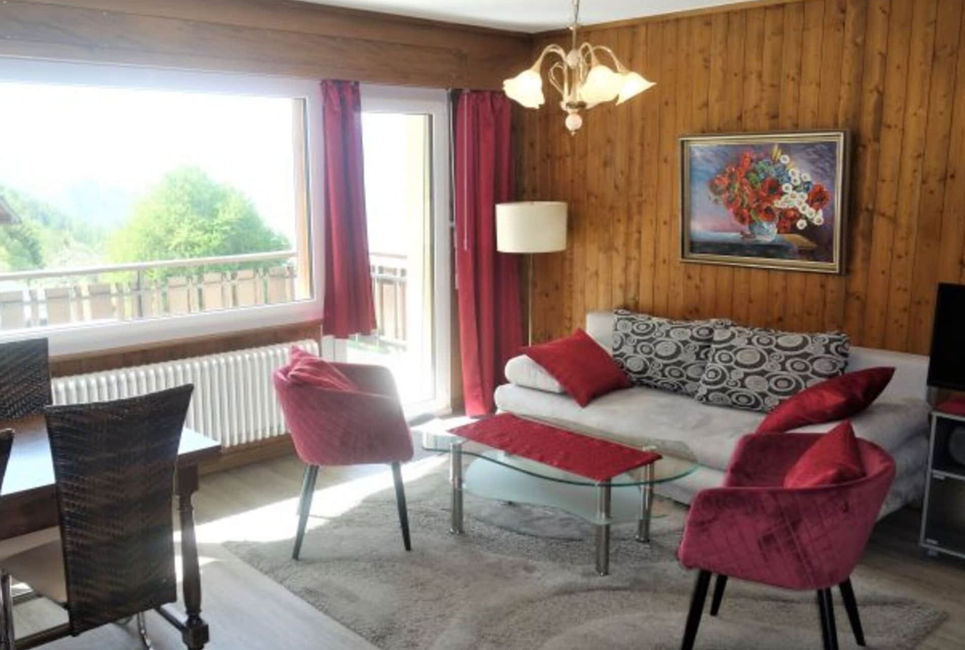 Smart TV, fireplace, DVD player