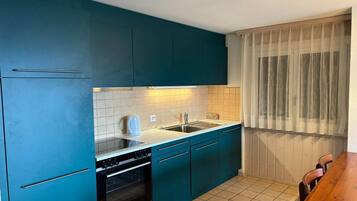 Refrigerador, horno, placa de cocina, lavavajillas