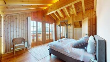 5 bedrooms, free WiFi