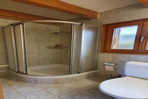 淋浴设施、吹风机