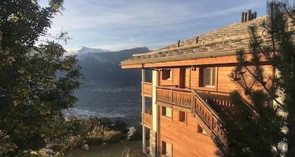 Authentische Wohnung mit Bergblick