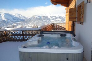 Outdoor spa tub - Chalet in Veysonnaz with hot tub (Veysonnaz)