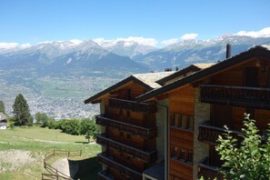 Exterior - Hilltop apartment with views (Veysonnaz)