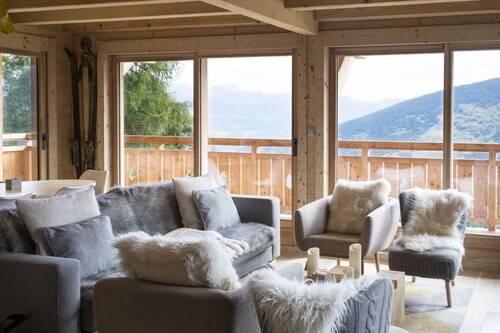 Chalet in Les Masses with garden