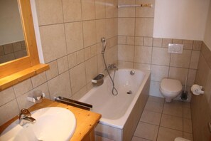 Shower, hair dryer - Cozy Apartment With Valley Views (Veysonnaz)