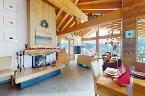 Smart TV, fireplace, DVD player - Lush chalet in Heremence with sauna (Hérémence)