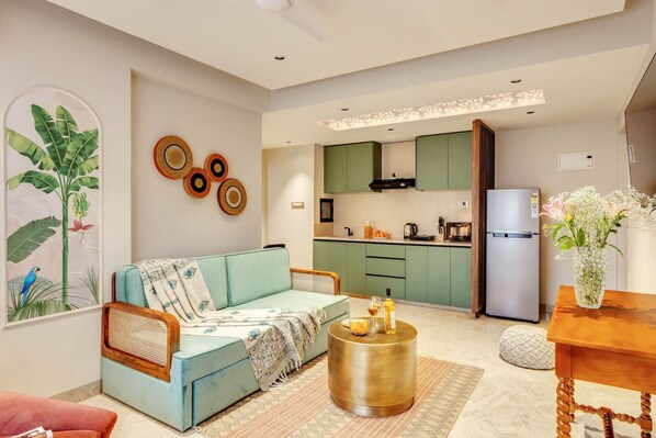 Room - Elegant 1bhk w Pool 2km to Candolim Beach Kp-204 (Candolim)