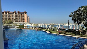 House - Short-stay at Al Haseer - 4 Beds Palm Holiday Apt (Dubai)