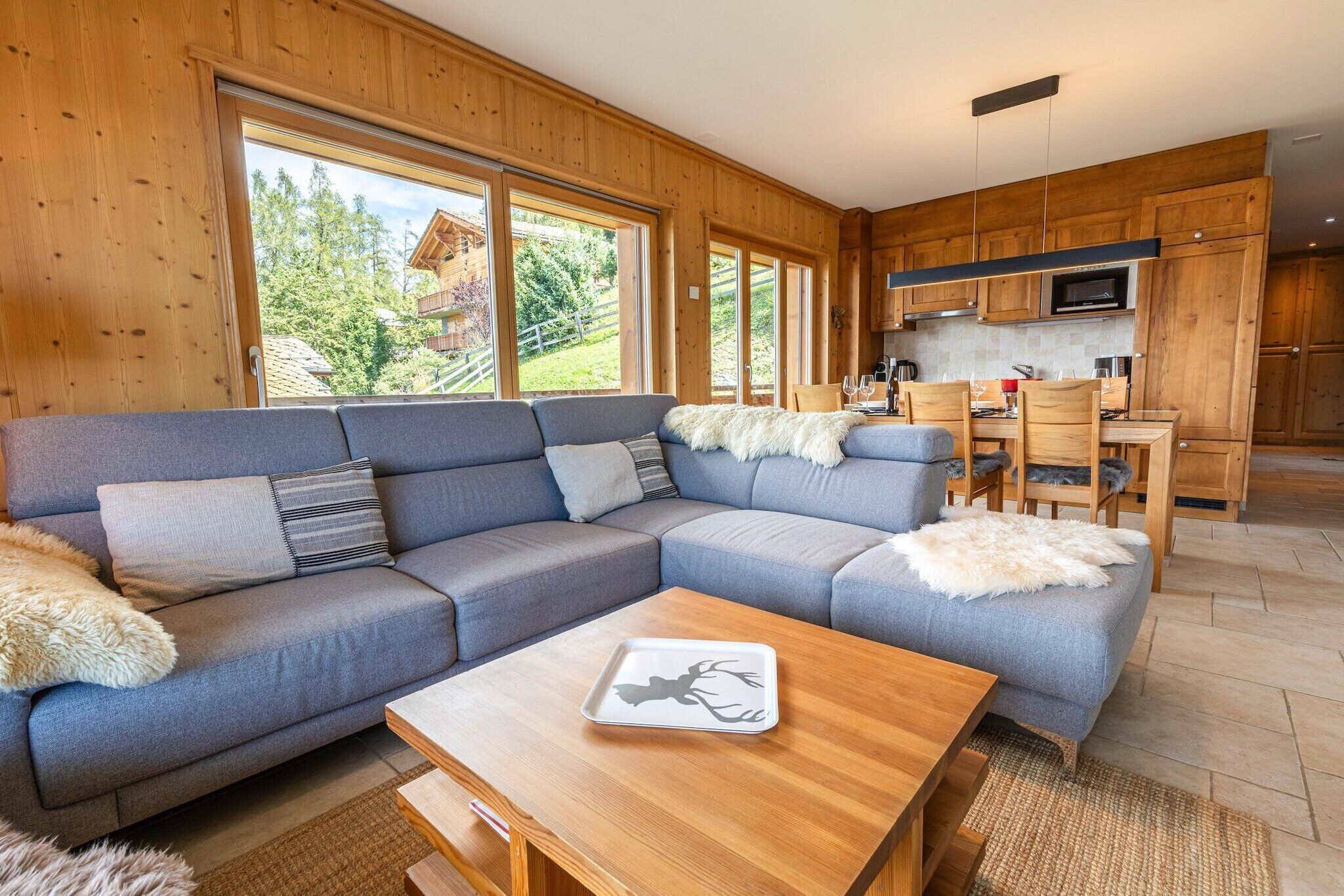 Smart TV, fireplace, DVD player