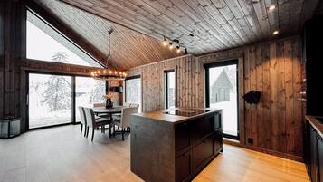 Cabin, 3 Bedrooms, Accessible, Patio | Dining