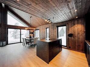 Cabane, 3 chambres, accessible aux personnes à mobilité réduite, patio | Restauration