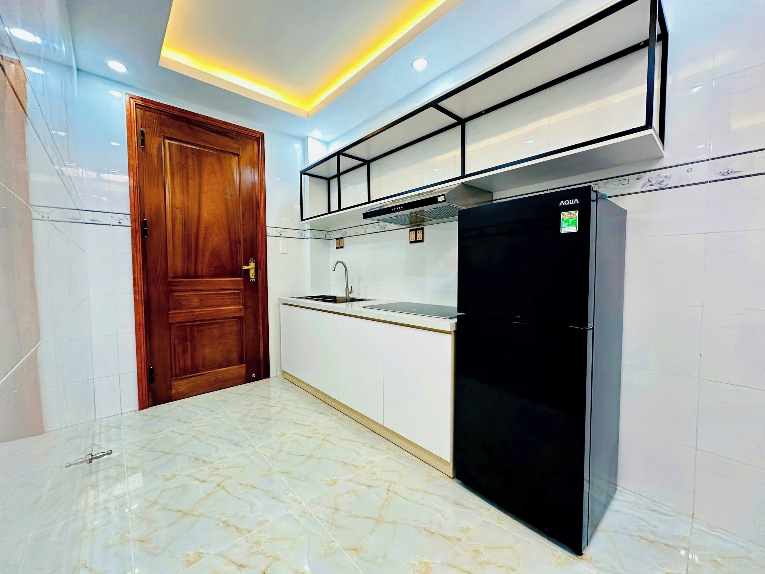 Standard Studio | Desk, laptop workspace, blackout drapes, free WiFi