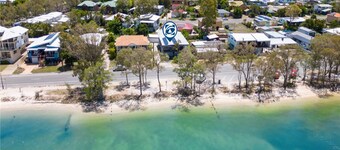 Bribie Beach Apartment