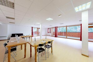 Meeting facility - Apartment with private indoor pool (Orelle)