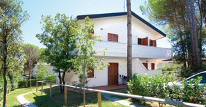 Exterior - Charming holiday apartment just 250m from the beach (Bibione Pineda)