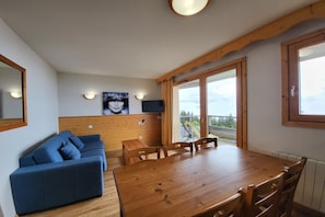 Smart TV - Apartment in Chamrousse near ski area (Chamrousse)