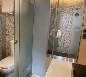 Deluxe Double Room | Bathroom - J Link Hotel (Hong Kong)