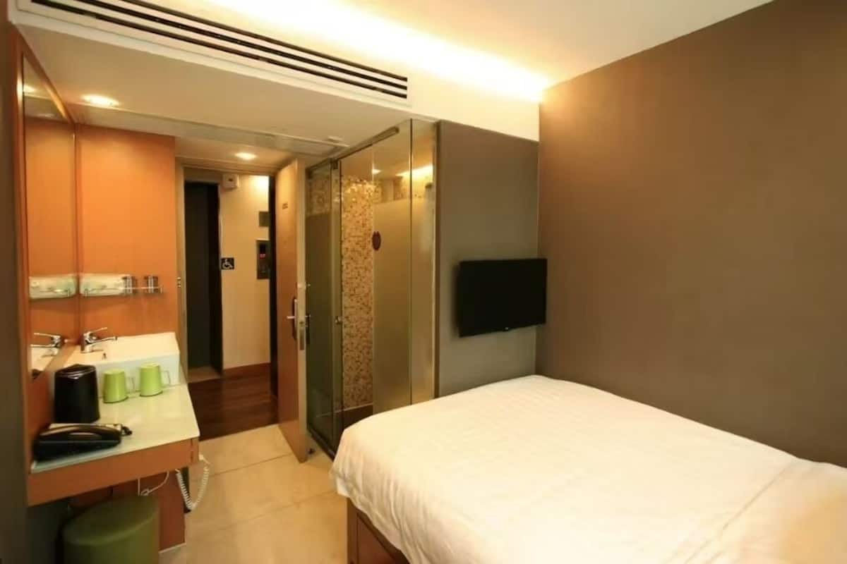 Single Room | Free WiFi