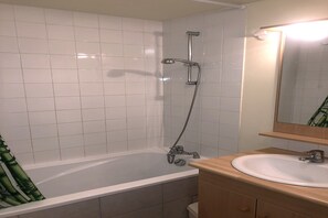 Bathroom - Apartment in Val Cenis near Arc River (Val Cenis)