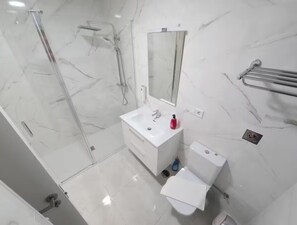 Hårtørrer, håndklæder, Toiletpapir