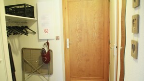 Interior - Apartment near Portes du Soleil ski area (Châtel)