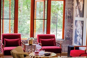 House, 6 Bedrooms, Smoking, Balcony | Living room | Books - 156 Euphoria Boutique Villa - Euphoria Golf Estate & Hydro (Mookgopong)