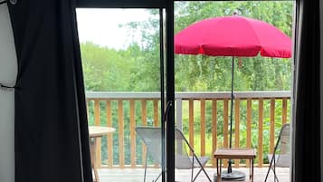 1 bedroom, desk, travel crib, free WiFi