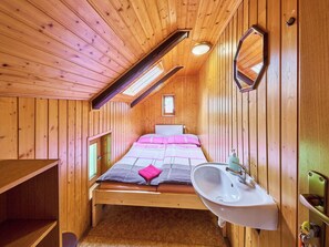 8 bedrooms, free WiFi
