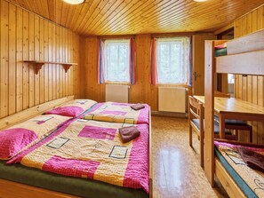 8 bedrooms, free WiFi