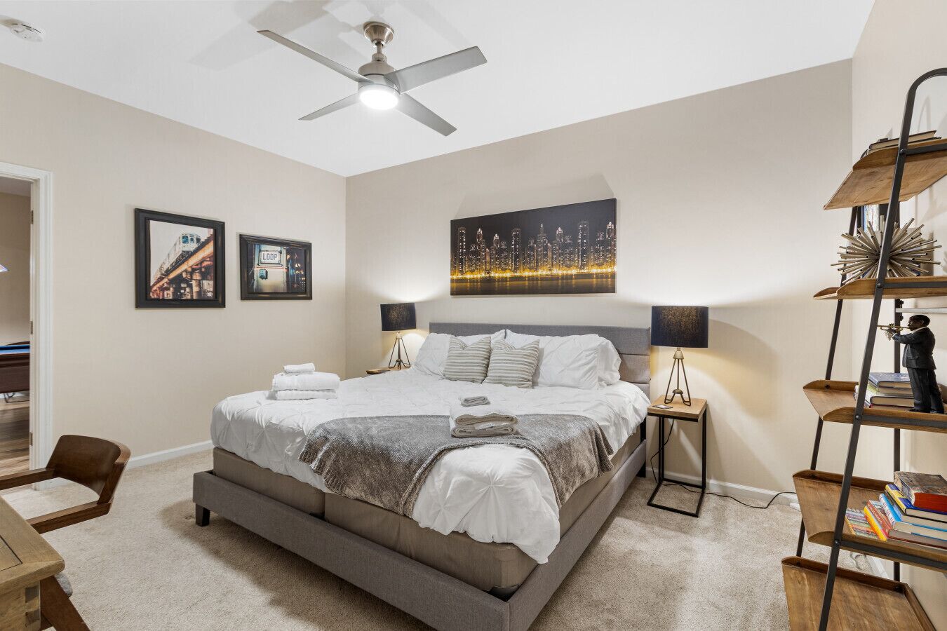 6 bedrooms, desk, iron/ironing board, travel crib