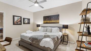 6 bedrooms, desk, iron/ironing board, travel crib