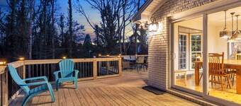 Spacious 6BR/10Bed~Pet & Family Friendly + HOT TUB