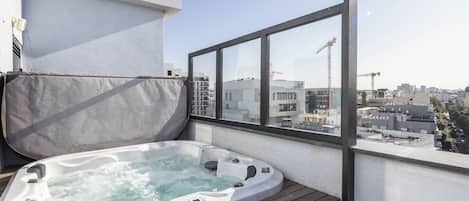 Penthouse, Sea View | Private spa tub