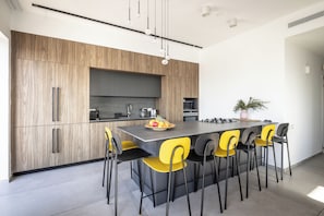 Private kitchen - Rooftop Jacuzzi Penthouse by Sea N' Rent (Tel Aviv)