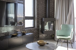 Penthouse, Sea View | Living area | TV - Rooftop Jacuzzi Penthouse by Sea N' Rent (Tel Aviv)