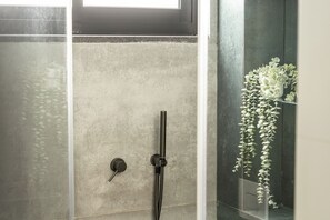 Penthouse, Sea View | Bathroom - Rooftop Jacuzzi Penthouse by Sea N' Rent (Tel Aviv)